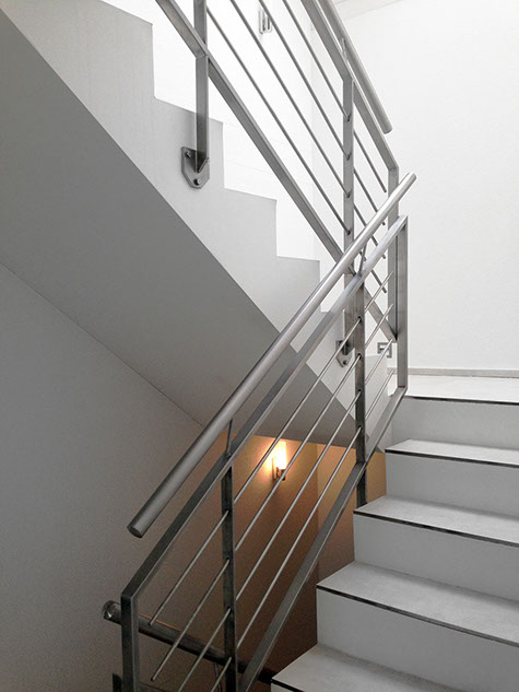 CNS-Treppengeländer mit Handlauf